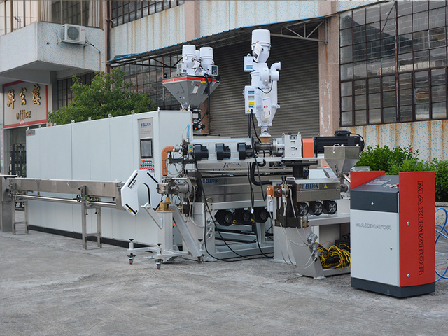 SFS Physical Foaming Cascade Extrusion Line